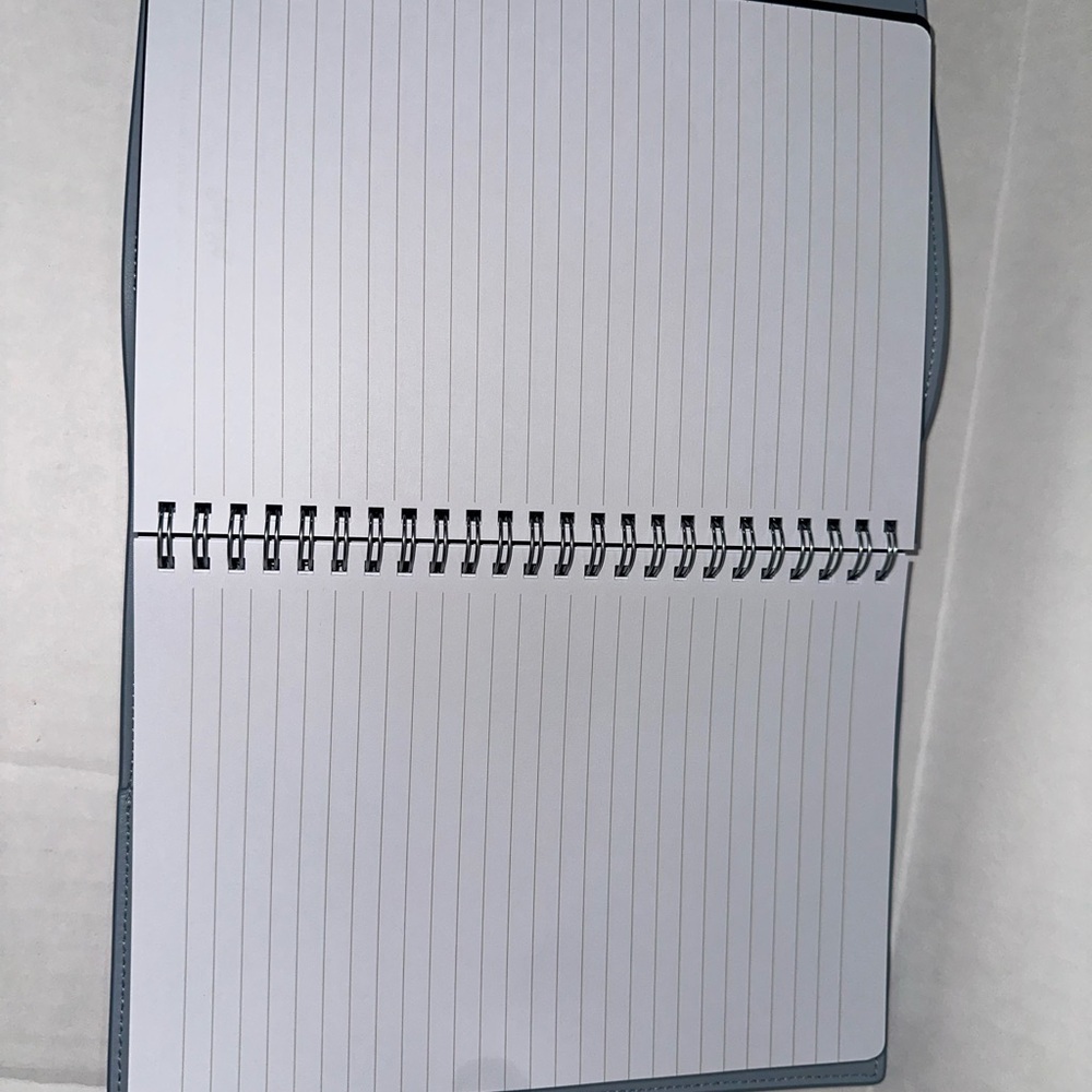 🦋SOLD🦋 Coach Notebook - Picture 3 of 5